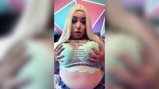 BBW PLAYS WITH HUGE TITS!