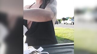 MollyBlackkitty change her cloches on a public parking!