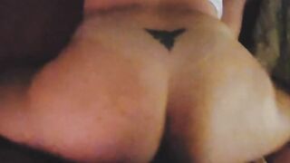 Baise une milf apres sa douche et la remplie bien
