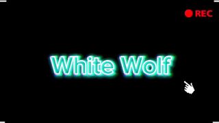 White Wolf OFC - Sentada da White moon VIP com o cu a mostra enquanto assisto tv