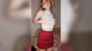 Watch this stunning erotic model please her perfect body