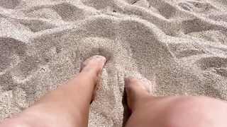 ASMR - Play with my feet in the sand