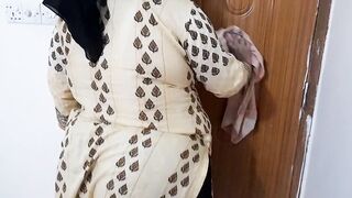 Egyptian Hot neighbor Girl cleans the house and fucks her big ass when her husband is not at home