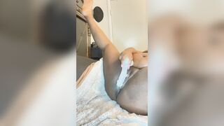 BBW babe takes her big pussy to poundtown ????