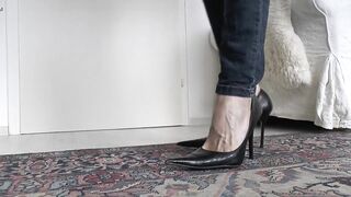 Extremely Pointed High Heels Lady Victoria Valente Jerk off Instructions and a Great Cum for Pointed Heels