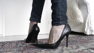 Extremely Pointed High Heels Lady Victoria Valente Jerk off Instructions and a Great Cum for Pointed Heels