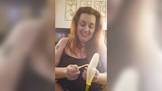 Hot all natural MILF eats a ripe banana per request