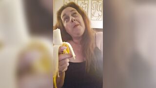 Hot all natural MILF eats a ripe banana per request