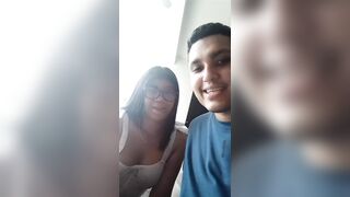 Educación sexual profesora y estudiante, cita en centro comercial