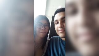 Educación sexual profesora y estudiante, cita en centro comercial