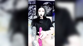 Stretching my tight pussy as I ride and cum for you