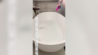HOT MILF fills her TIGHT PUSSY with vibrating dong in the BUBBLE BATH