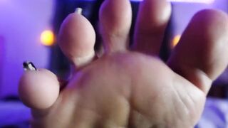 Wanna Watch a Cowgirl Please Her Own Feet